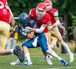 U19 feiert ersten GFLJ-Saisonsieg! U19 feiert ersten GFLJ-Saisonsieg!